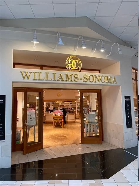 williams sonoma closing down.